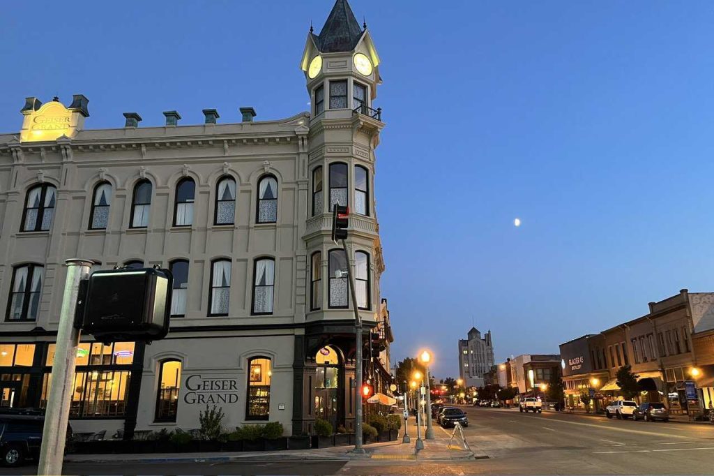 View of a street in Baker City